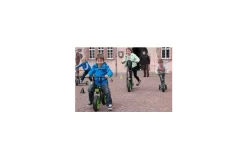 Olifu Bikez Step - Klein (4 - 6 Jaar) -Rijden Speelgoeds Winkel 221d8e800c5e3bb939e901100755144254c4e3f3484012bca282b9a9b78622b6