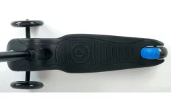 Volare Q-Play Future Step Met Led Zwart Blauw 17 Volare Q-Play Future Step Met Led Zwart Blauw -Rijden Speelgoeds Winkel adee721c6d82f8df727aa66b202ac5610c95123e647e0abf93a220bf72ffcbf3